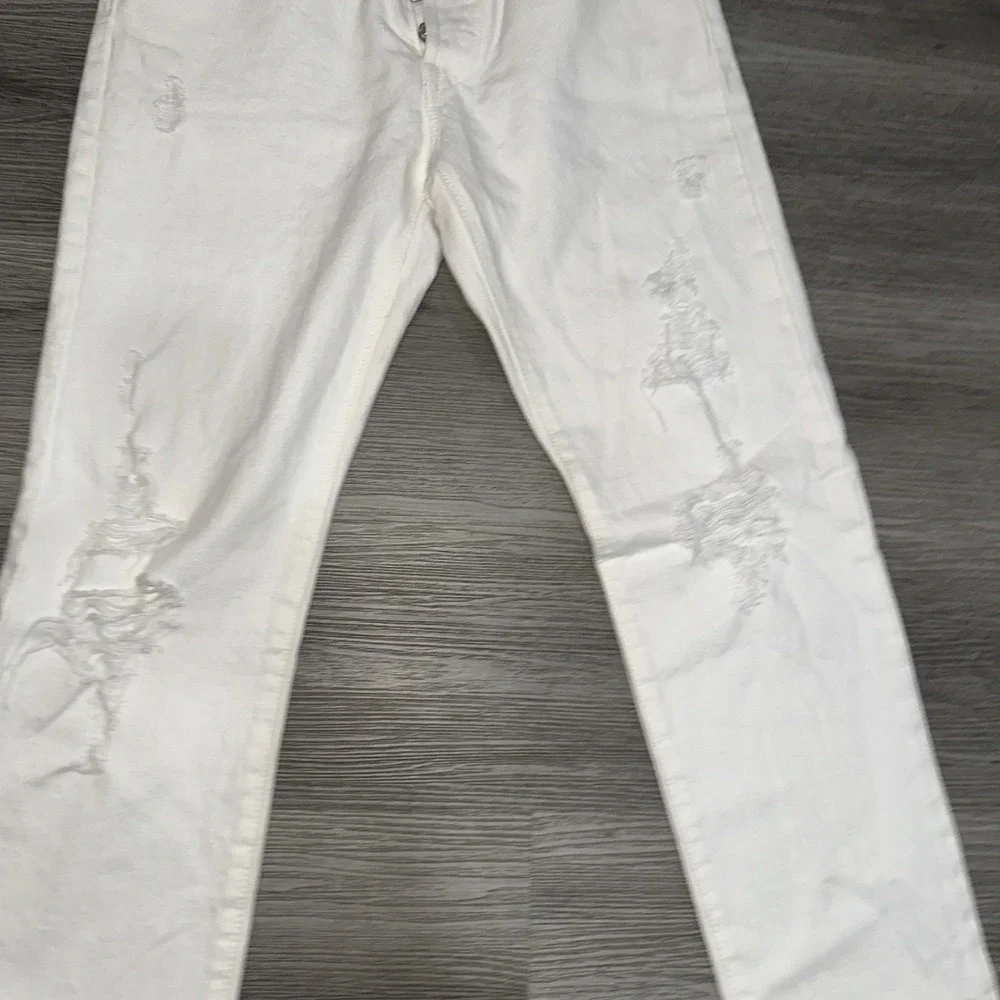 Levi's 501 Original Crop Jeans Everything's Fine White Distressed Straight Sz 28